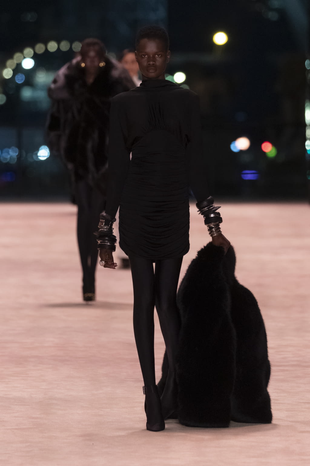 Fashion Week Paris Fall/Winter 2022 look 36 from the Saint Laurent collection womenswear