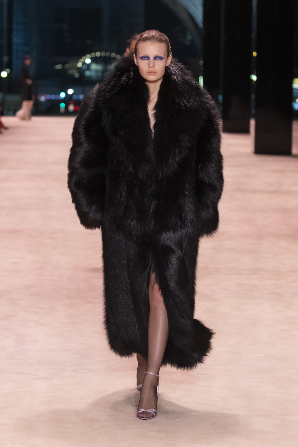 Fashion Week Paris Fall/Winter 2022 look 43 from the Saint Laurent collection womenswear