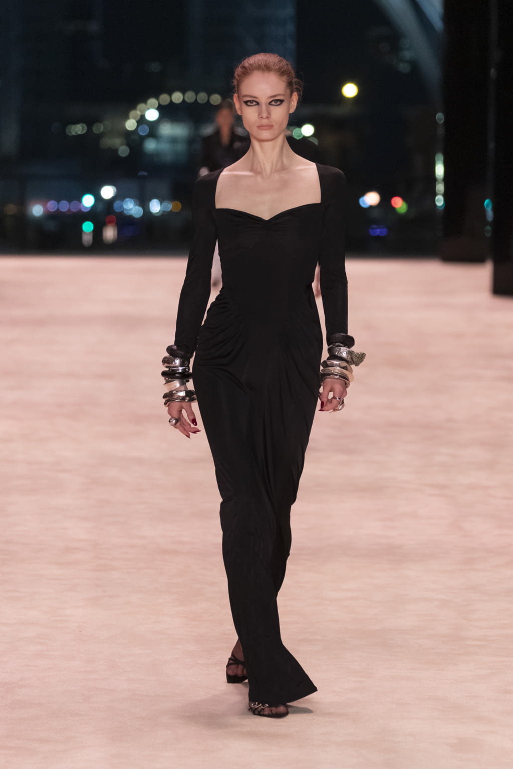 Fashion Week Paris Fall/Winter 2022 look 45 from the Saint Laurent collection womenswear