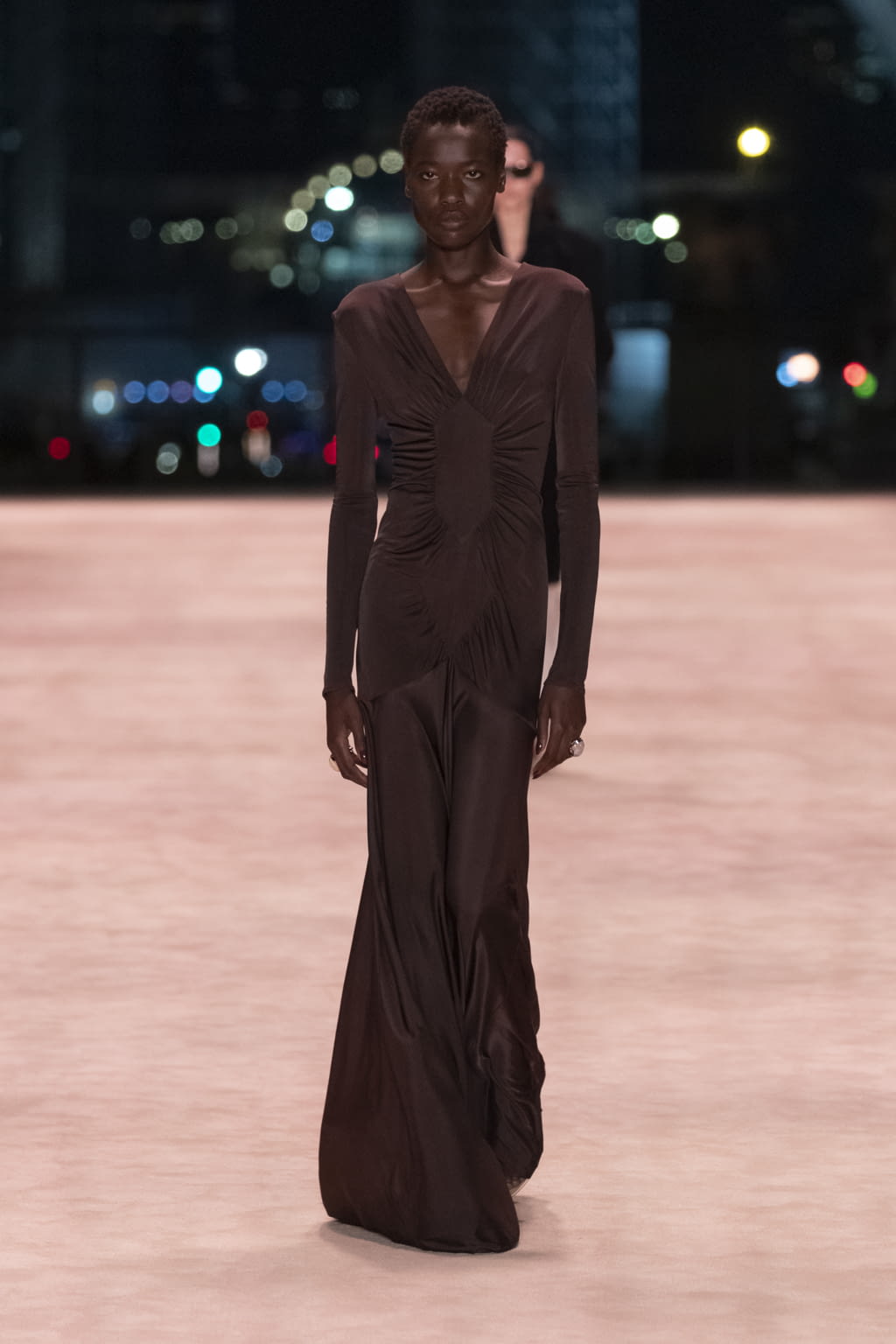Fashion Week Paris Fall/Winter 2022 look 5 from the Saint Laurent collection womenswear