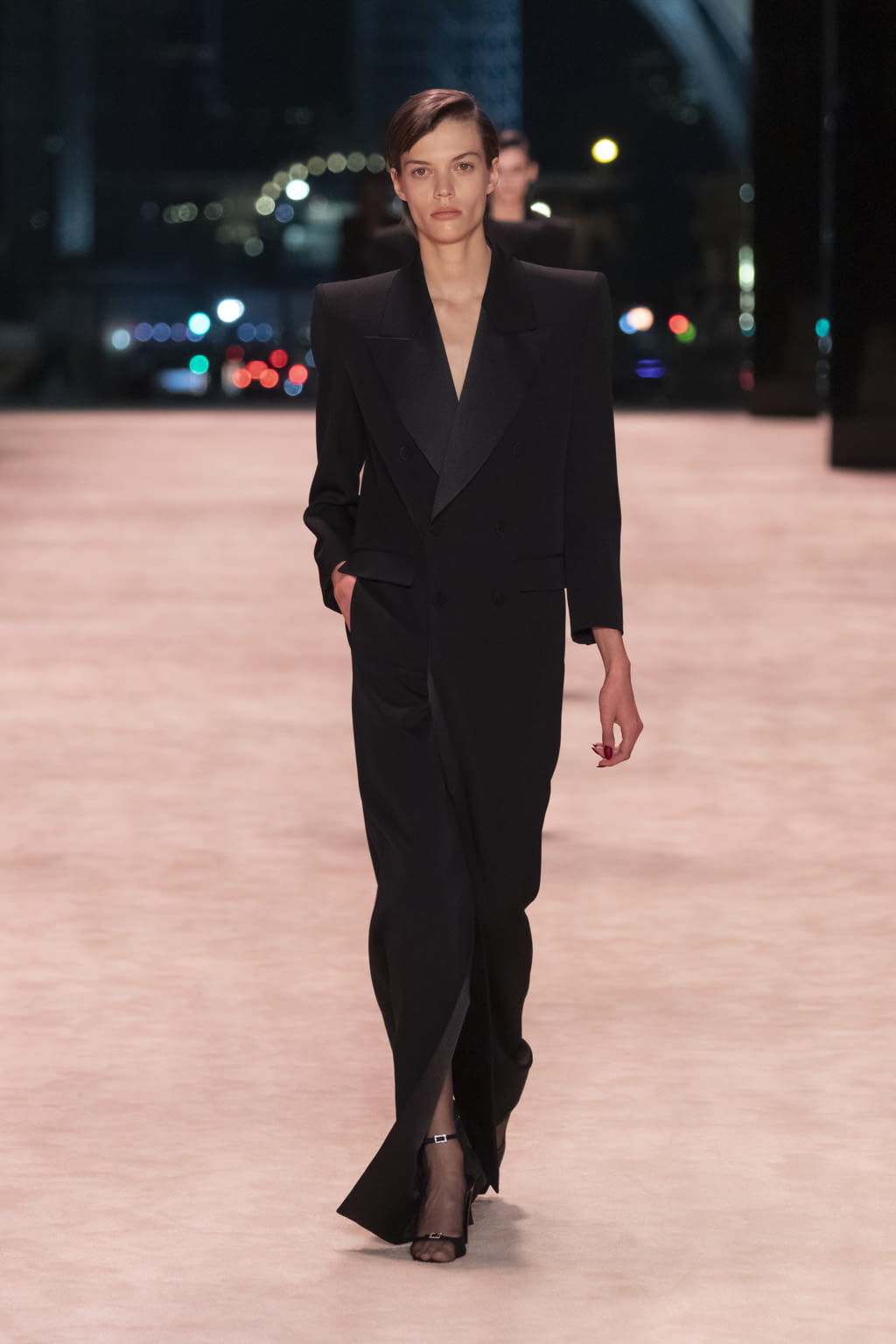 Fashion Week Paris Fall/Winter 2022 look 52 from the Saint Laurent collection womenswear