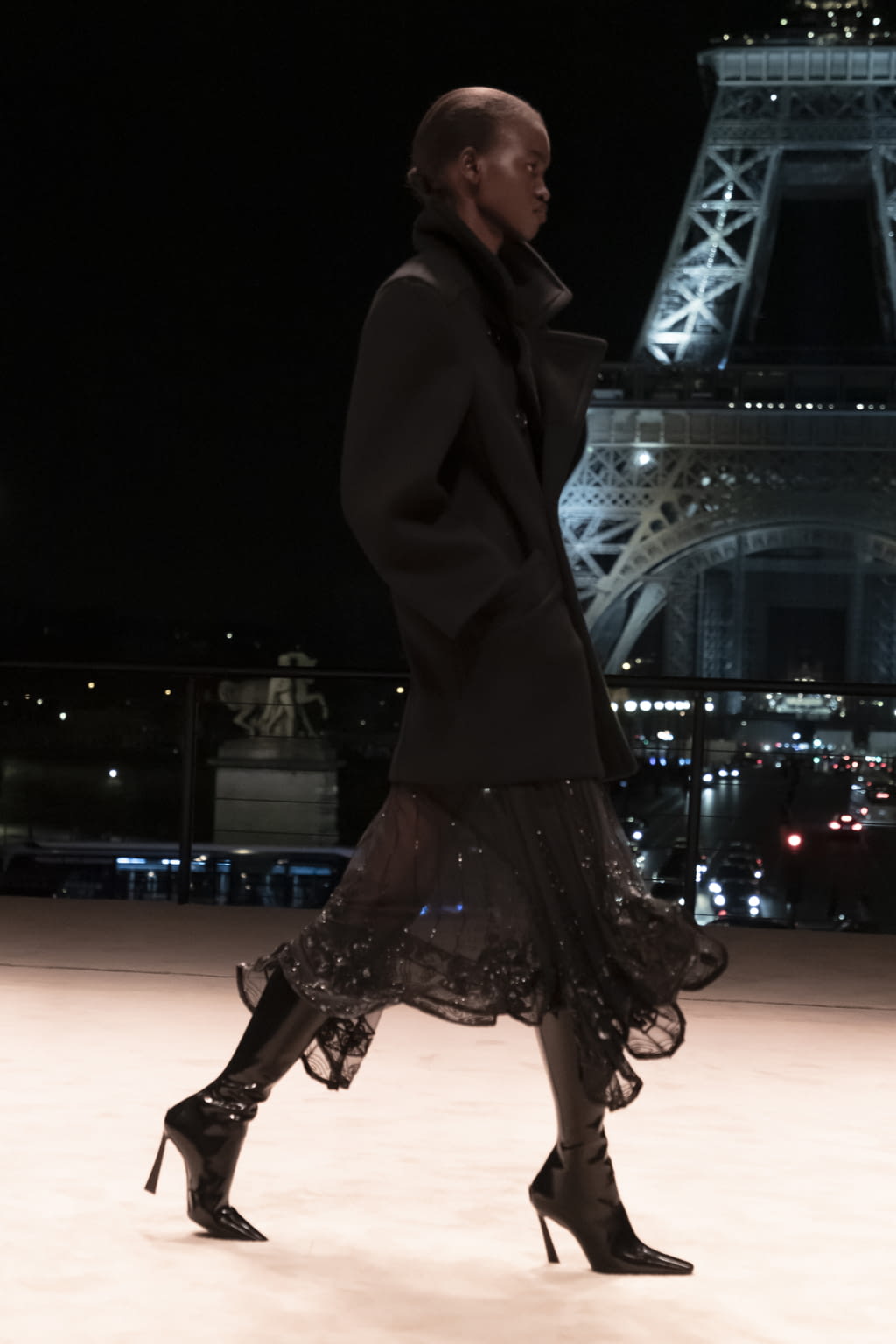 Fashion Week Paris Fall/Winter 2022 look 8 from the Saint Laurent collection womenswear