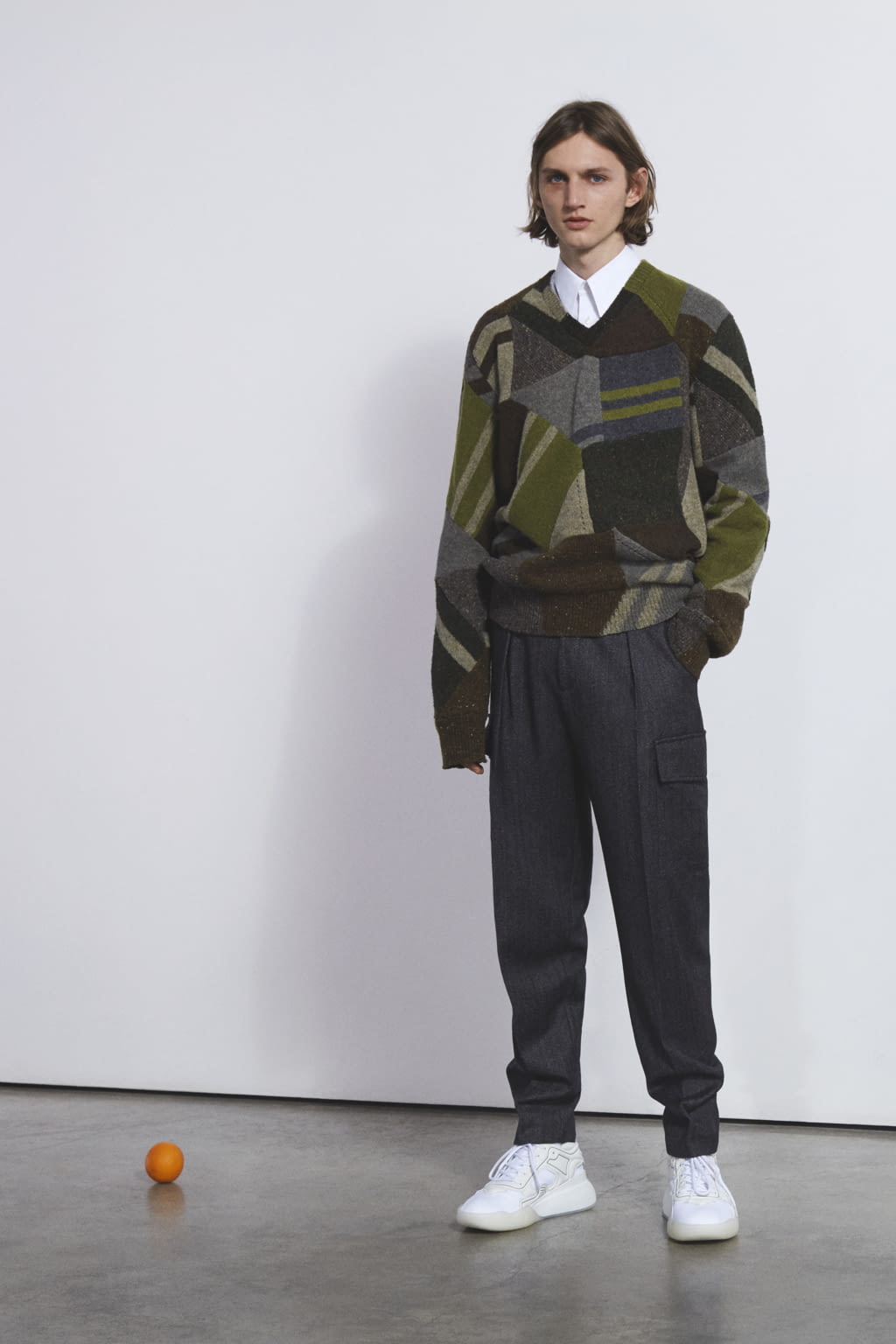 Fashion Week Paris Fall/Winter 2018 look 13 from the Stella McCartney collection menswear