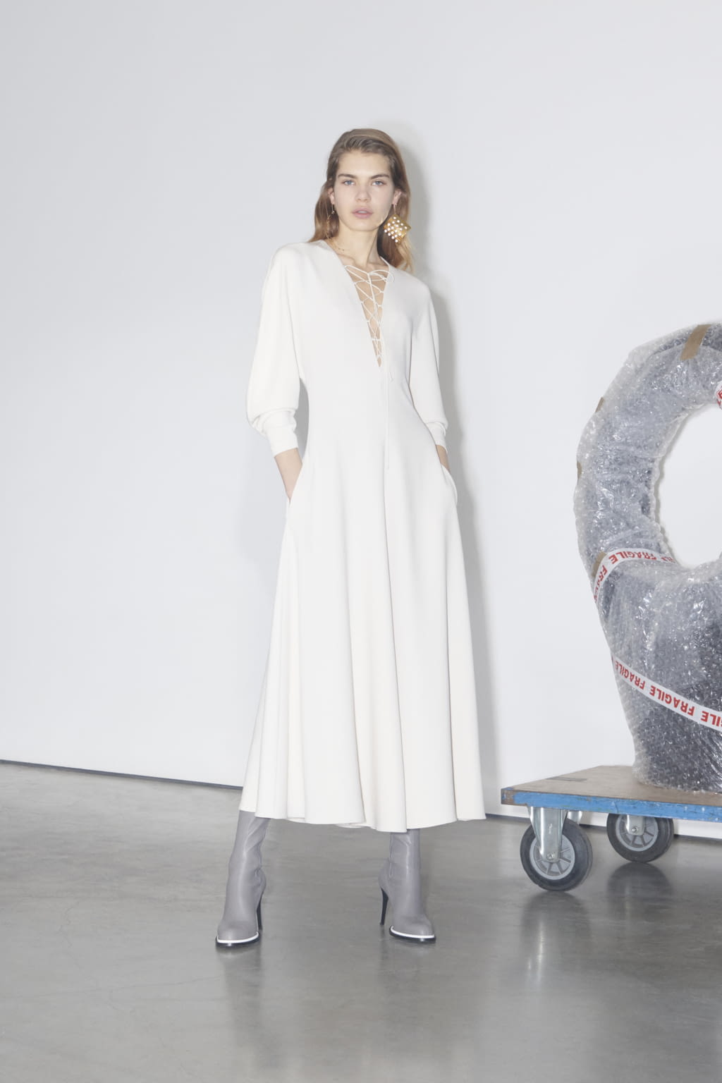 Fashion Week Paris Pre-Fall 2018 look 1 from the Stella McCartney collection womenswear