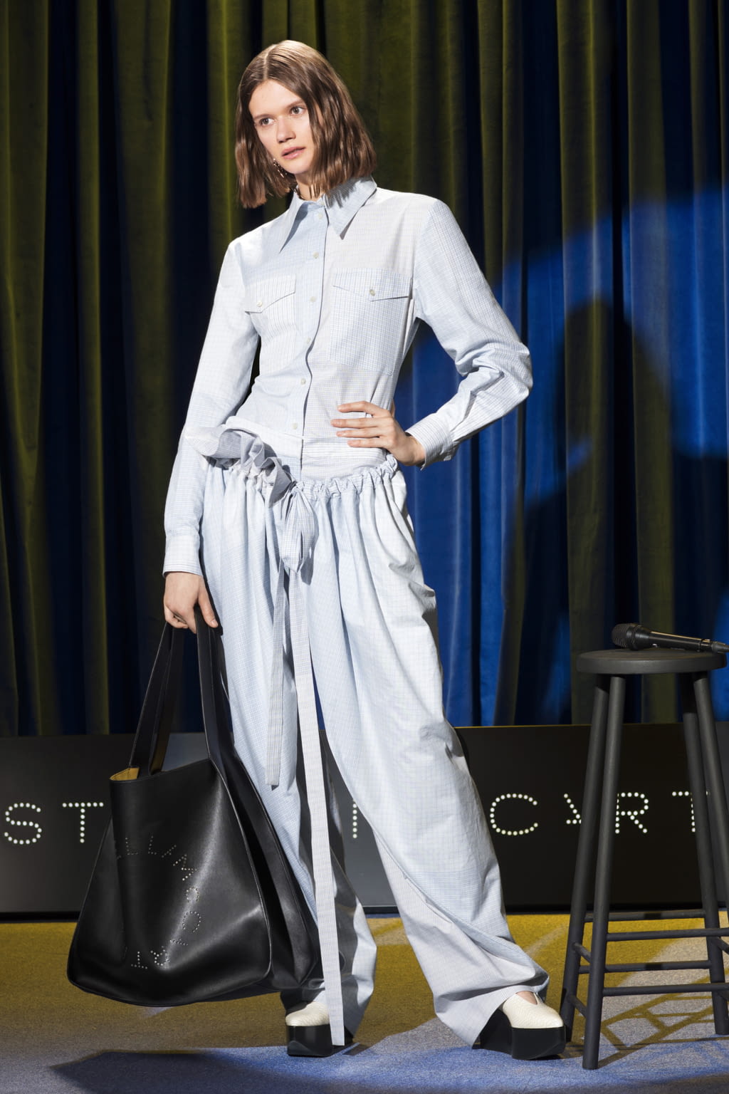 Fashion Week Paris Resort 2018 look 28 from the Stella McCartney collection womenswear