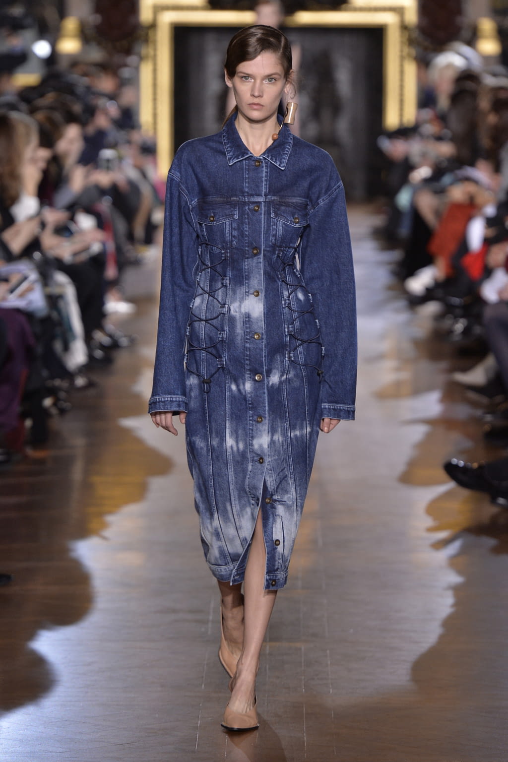 Fashion Week Paris Fall/Winter 2016 look 13 from the Stella McCartney collection 女装