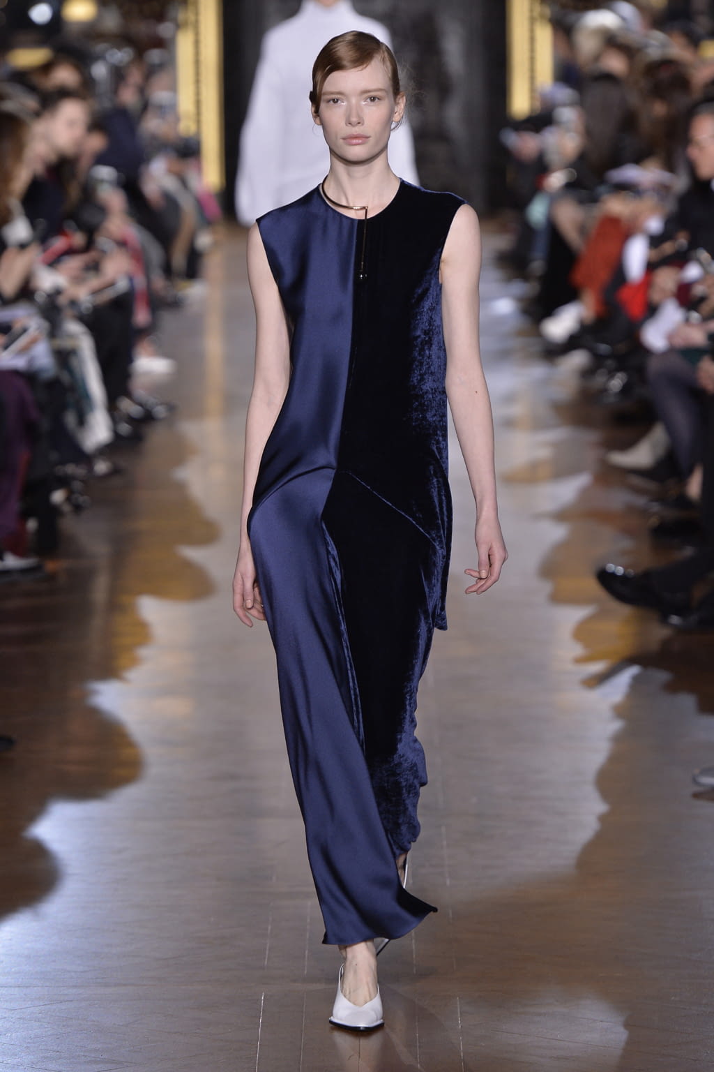 Fashion Week Paris Fall/Winter 2016 look 14 from the Stella McCartney collection 女装
