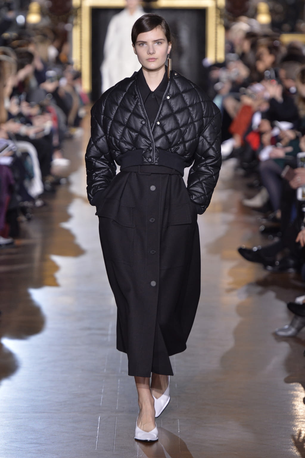 Fashion Week Paris Fall/Winter 2016 look 21 from the Stella McCartney collection womenswear