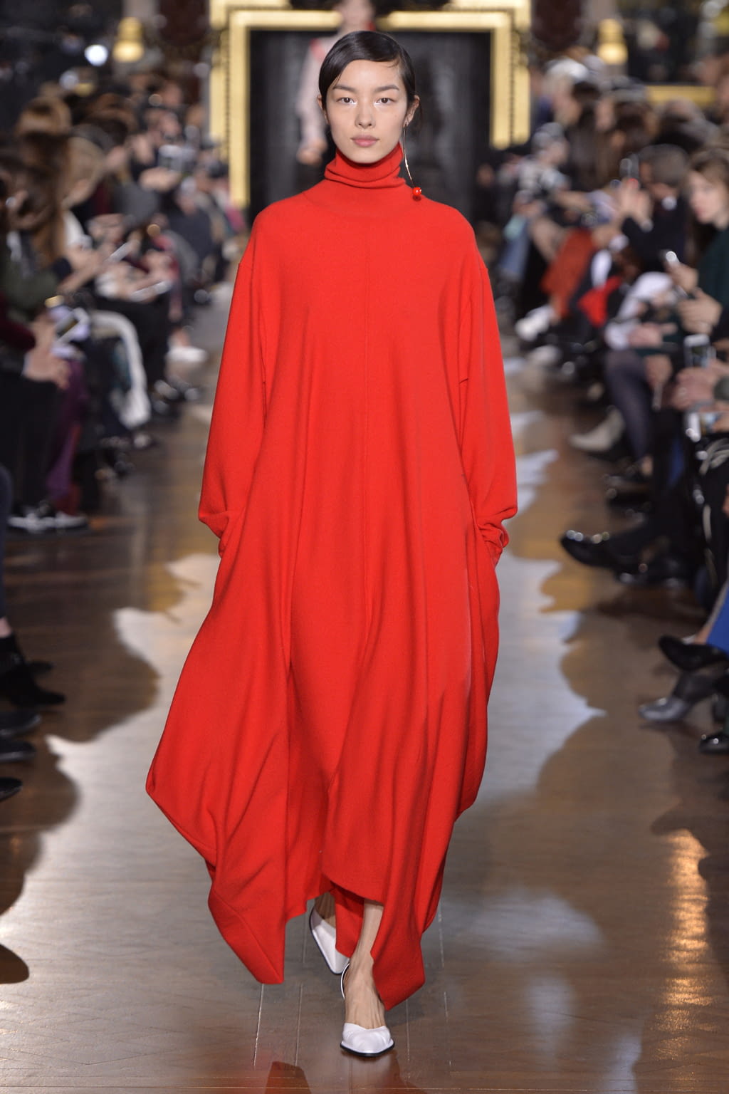 Fashion Week Paris Fall/Winter 2016 look 30 de la collection Stella McCartney womenswear