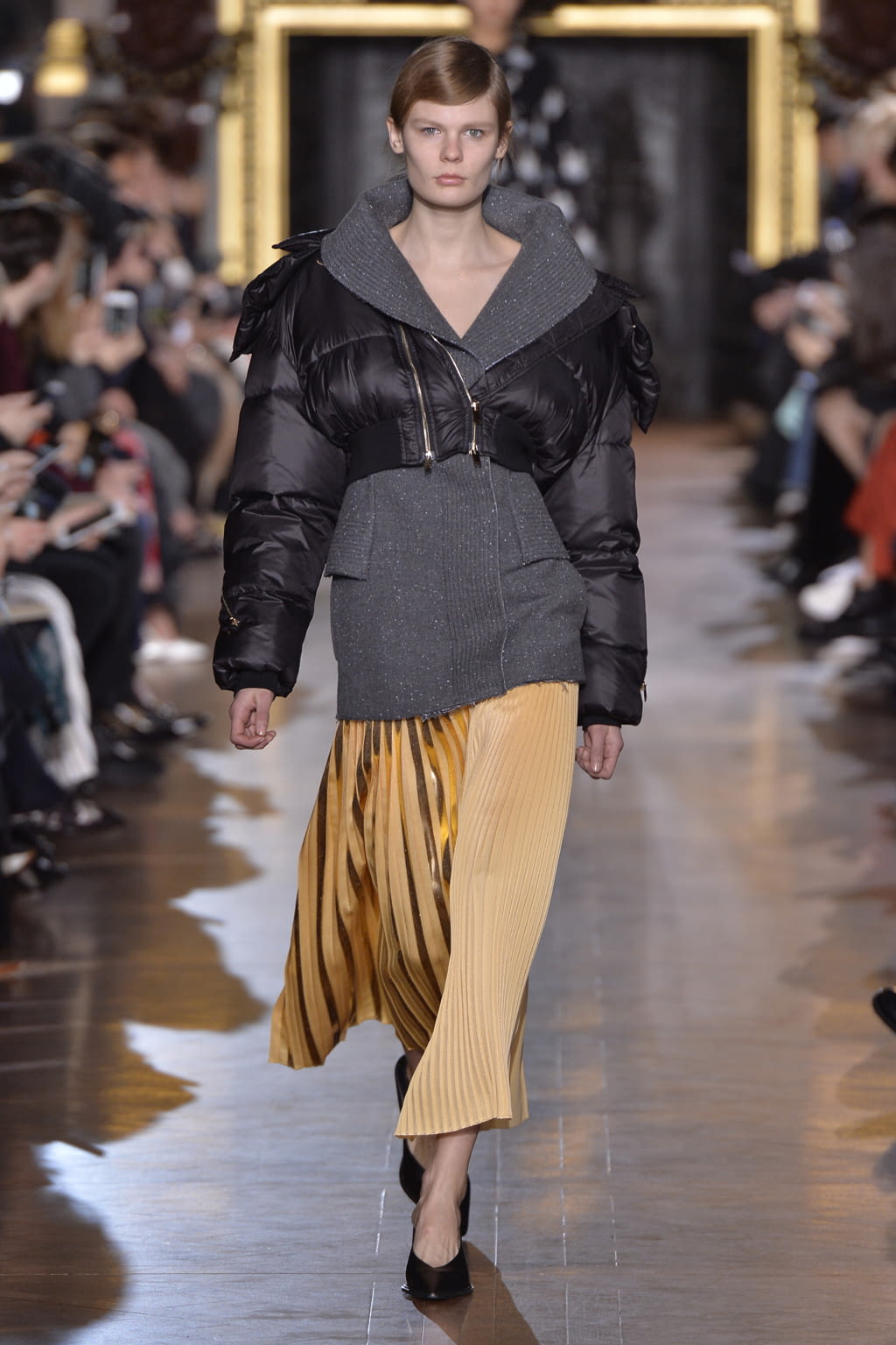 Fashion Week Paris Fall/Winter 2016 look 35 from the Stella McCartney collection womenswear