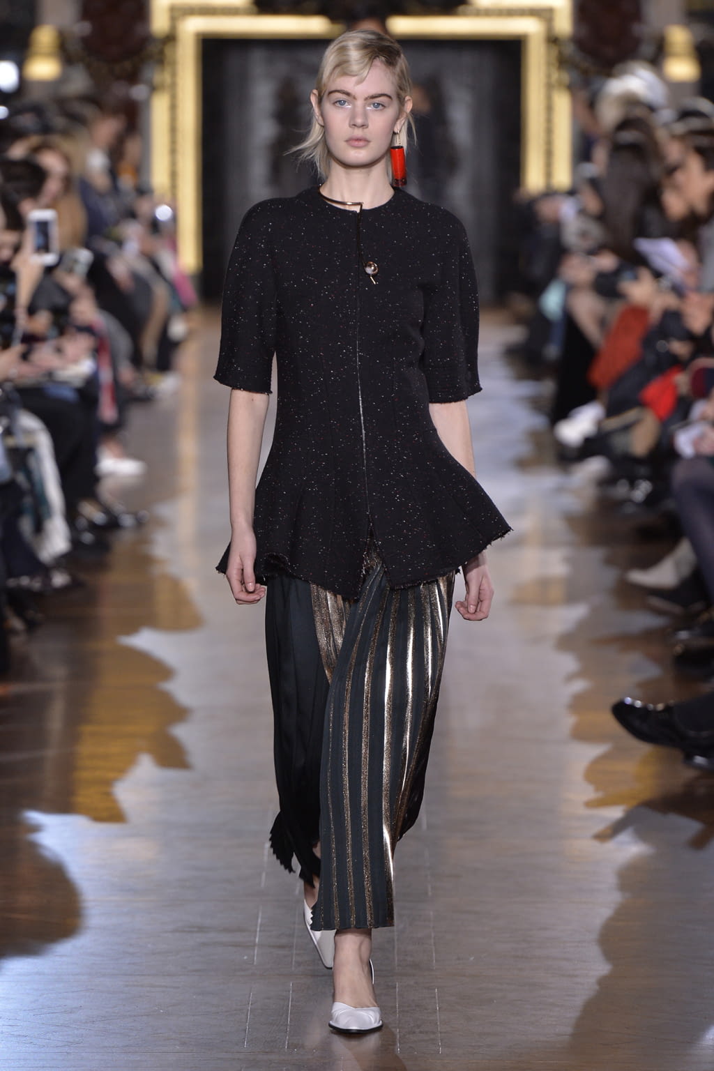 Fashion Week Paris Fall/Winter 2016 look 9 from the Stella McCartney collection 女装