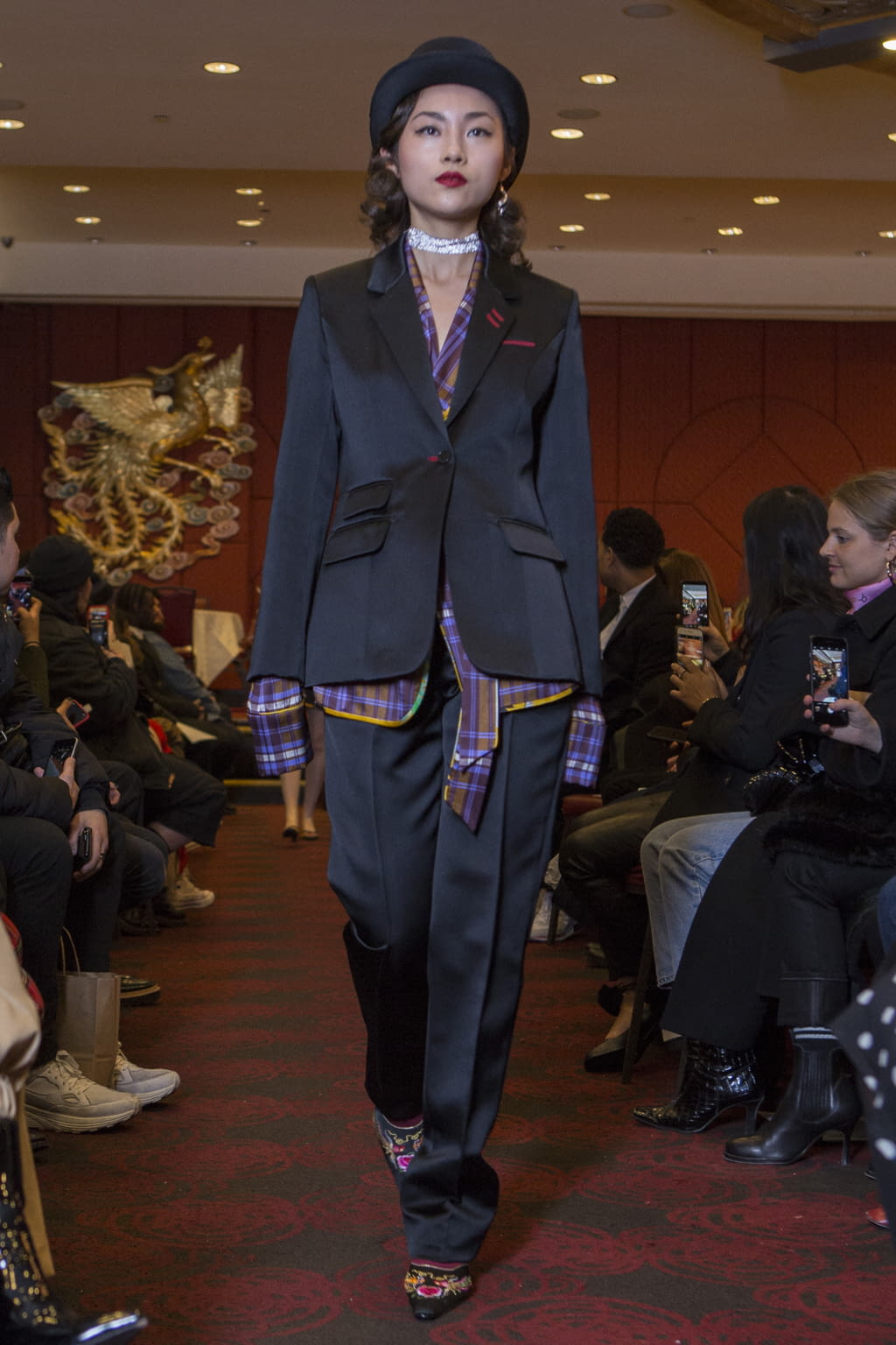 Fashion Week New York Fall/Winter 2018 look 7 from the SNOW XUE GAO collection 女装