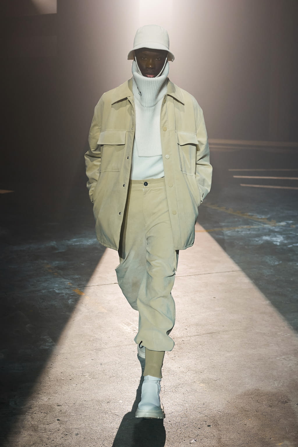 Fashion Week Milan Fall/Winter 2021 look 16 from the SOLID HOMME collection menswear
