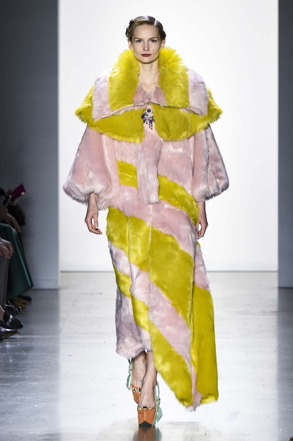 Fashion Week New York Fall/Winter 2019 look 42 from the Son Jung Wan collection 女装