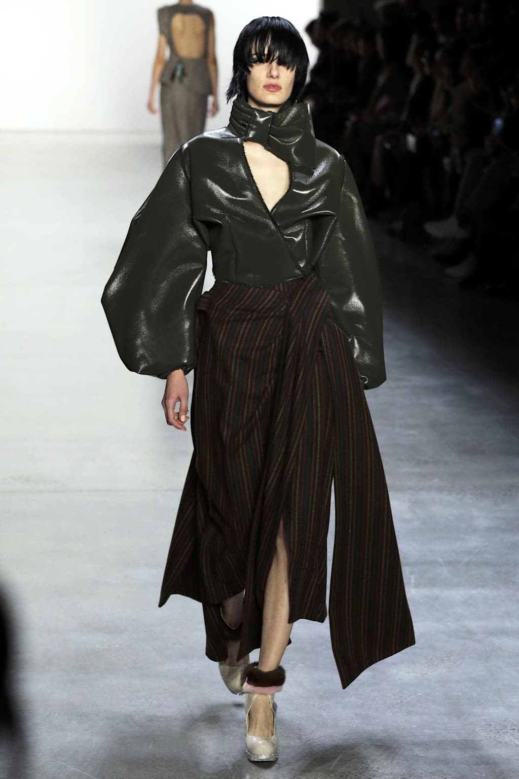 Fashion Week New York Fall/Winter 2020 look 13 de la collection Son Jung Wan womenswear