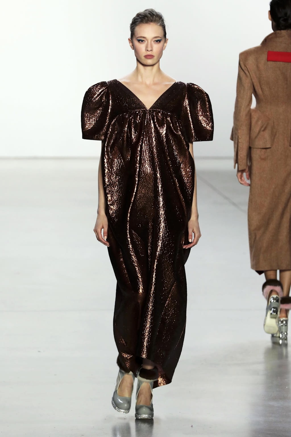 Fashion Week New York Fall/Winter 2020 look 20 de la collection Son Jung Wan womenswear