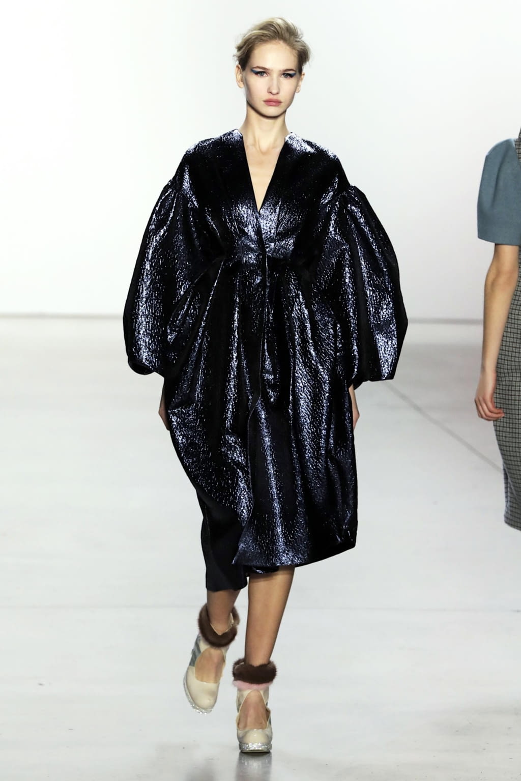 Fashion Week New York Fall/Winter 2020 look 22 de la collection Son Jung Wan womenswear