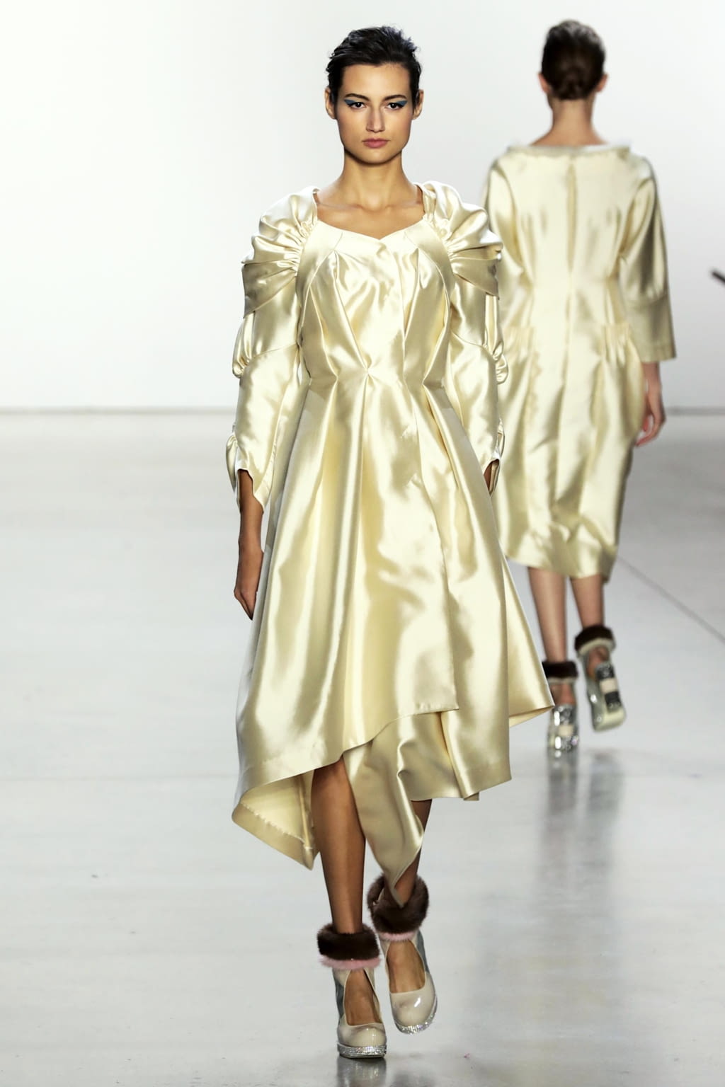 Fashion Week New York Fall/Winter 2020 look 34 de la collection Son Jung Wan womenswear
