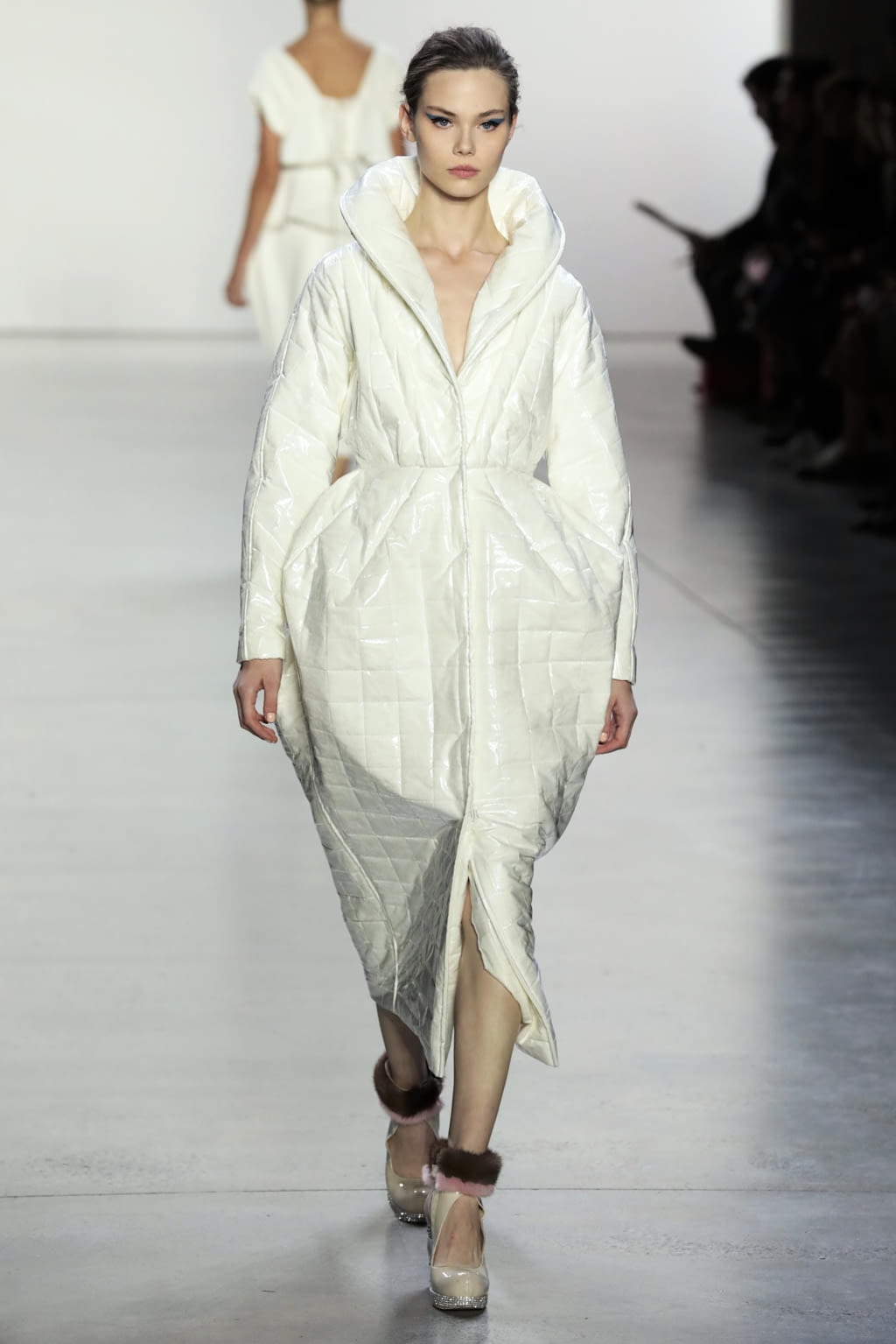 Fashion Week New York Fall/Winter 2020 look 36 de la collection Son Jung Wan womenswear