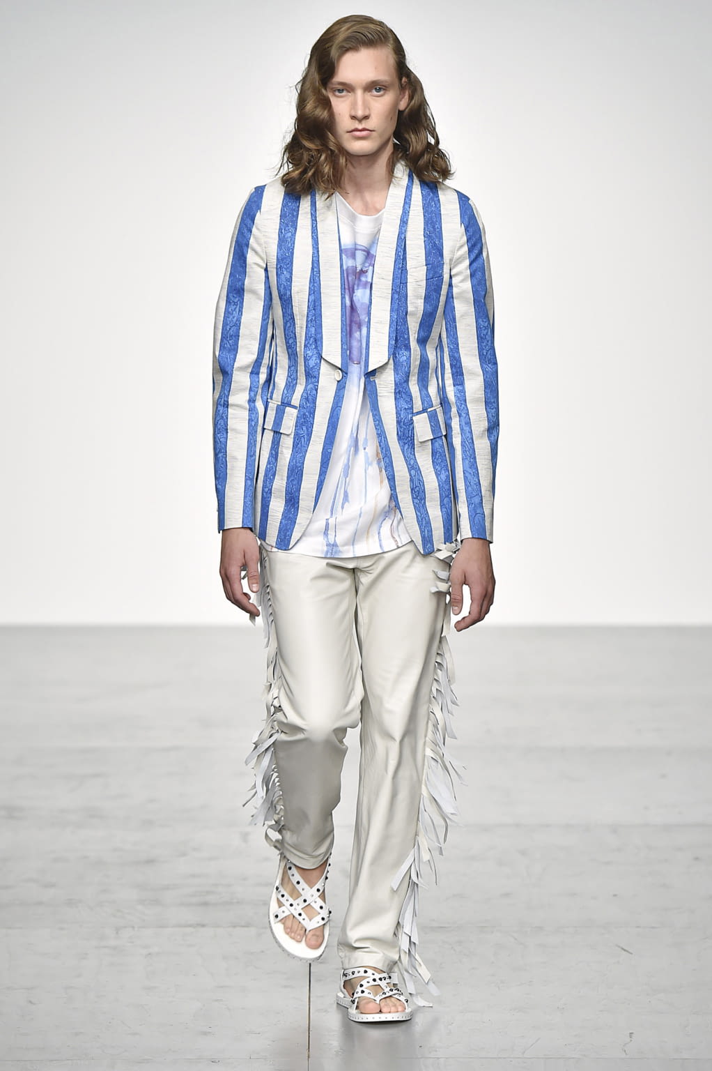 Fashion Week London Spring/Summer 2018 look 2 from the Songzio collection menswear