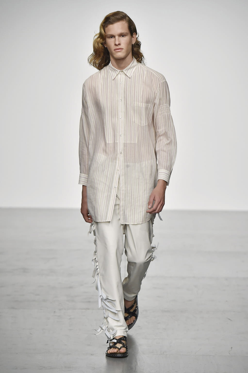 Fashion Week London Spring/Summer 2018 look 14 from the Songzio collection menswear