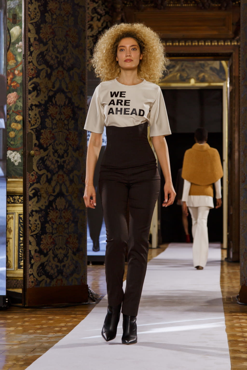 Fashion Week Milan Fall/Winter 2022 look 9 de la collection Sophia Nubes womenswear