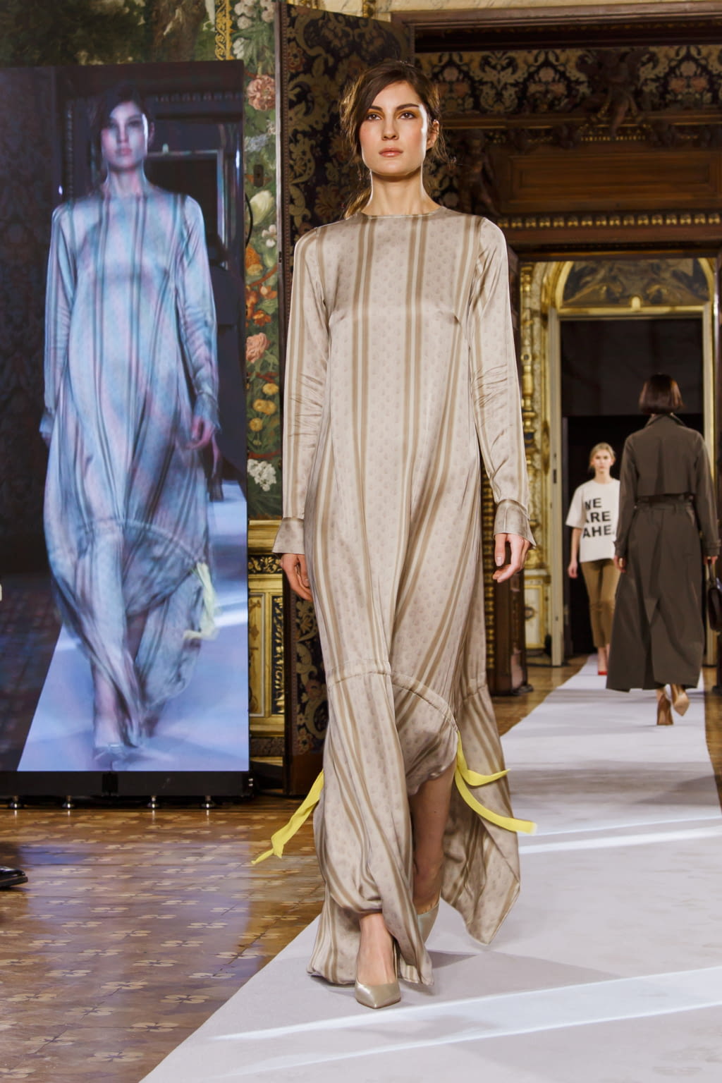 Fashion Week Milan Fall/Winter 2022 look 12 de la collection Sophia Nubes womenswear