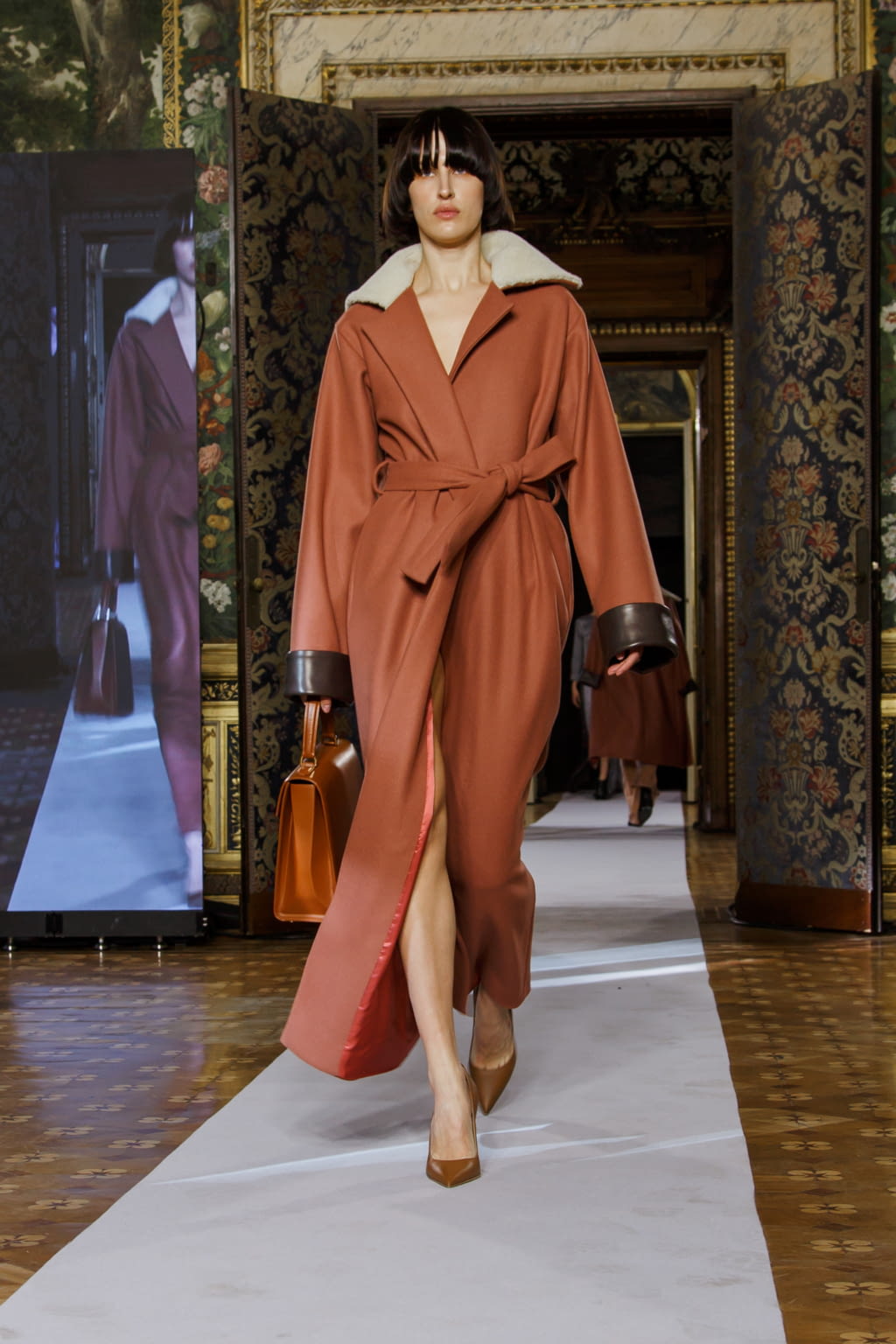 Fashion Week Milan Fall/Winter 2022 look 18 from the Sophia Nubes collection 女装