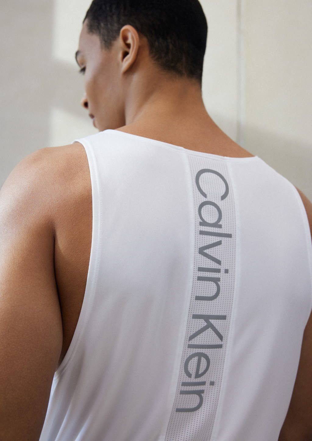 Fashion Week New York Spring/Summer 2022 look 24 from the Calvin Klein Performance collection womenswear
