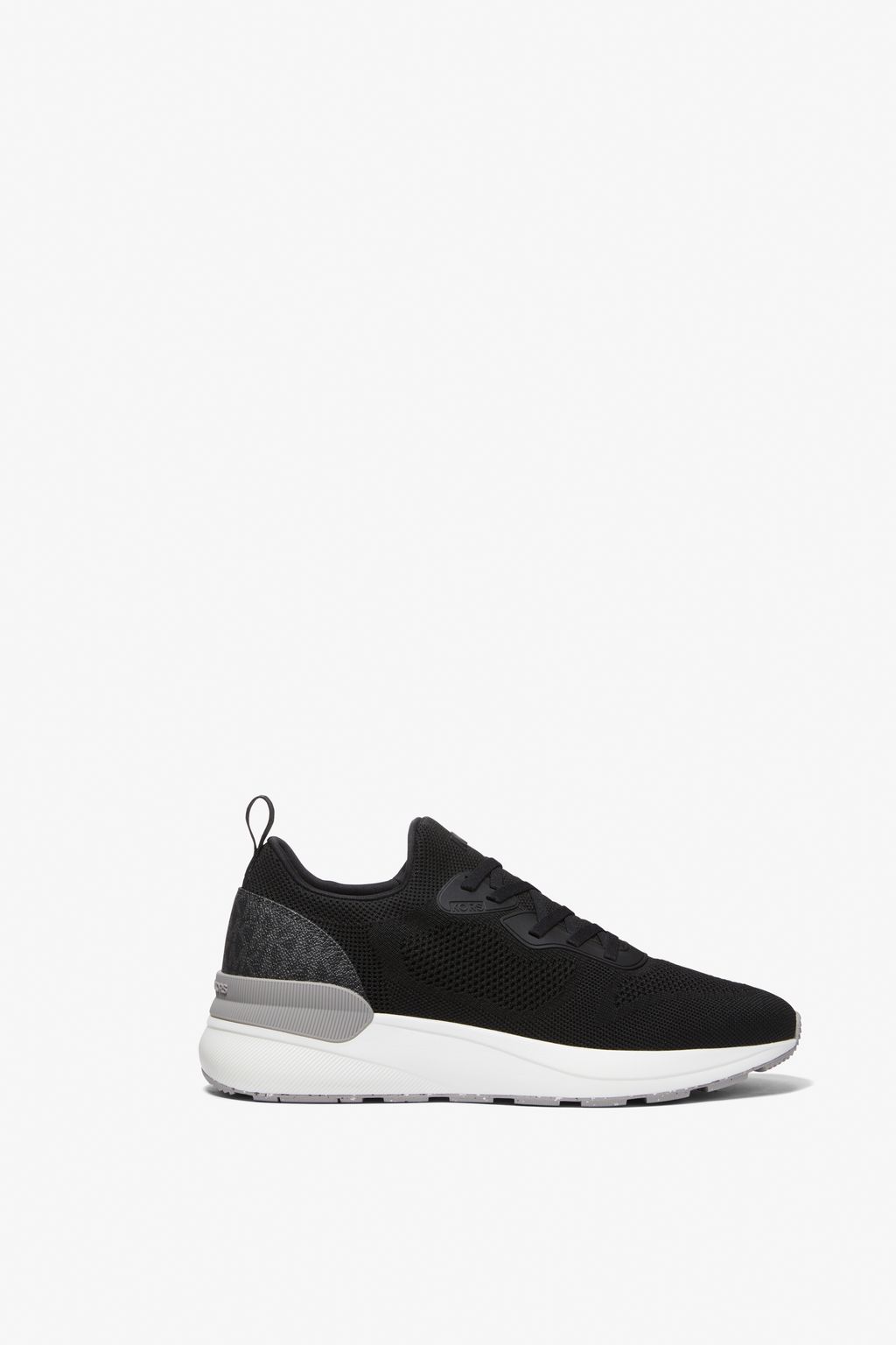 Fashion Week New York Spring/Summer 2024 look 21 from the Michael Kors Men collection menswear accessories