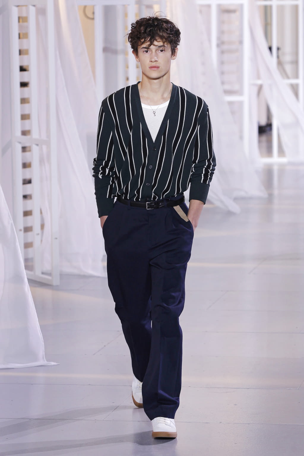 Fashion Week Paris Spring/Summer 2017 look 25 from the Ami collection 男装