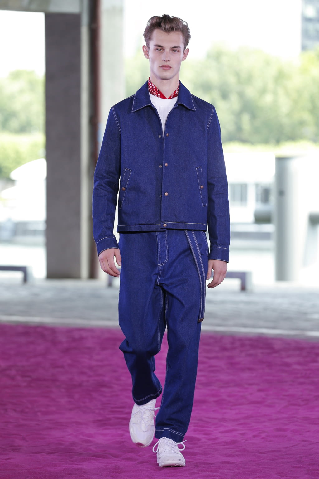 Fashion Week Paris Spring/Summer 2018 look 23 from the Ami collection menswear