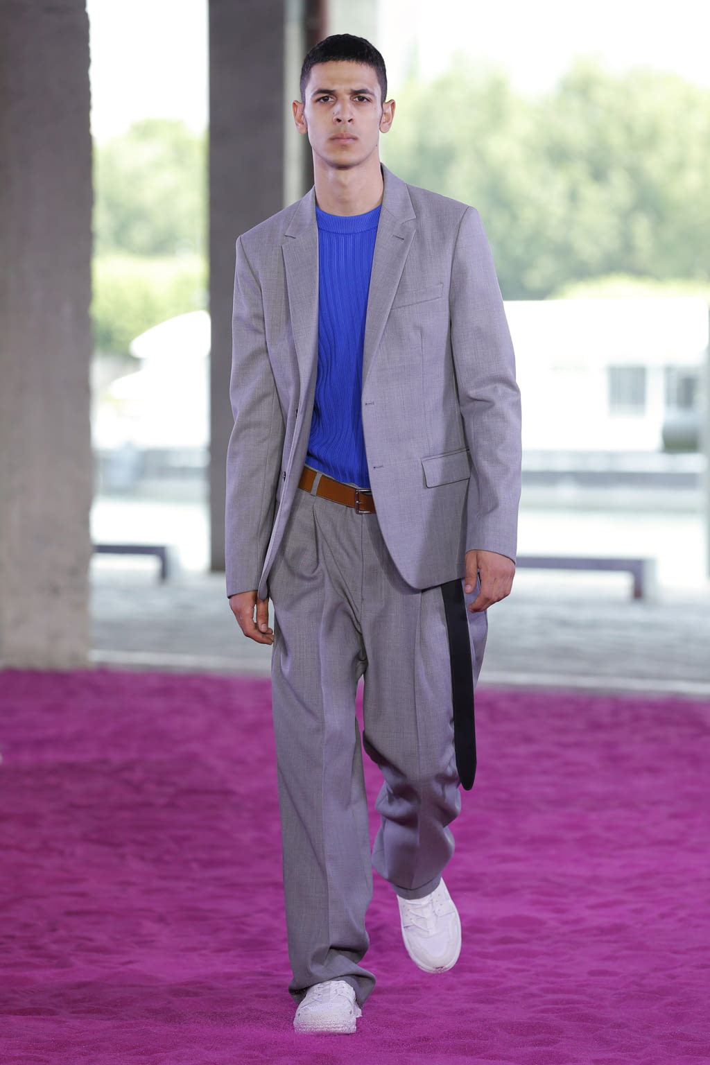 Fashion Week Paris Spring/Summer 2018 look 24 from the Ami collection 男装
