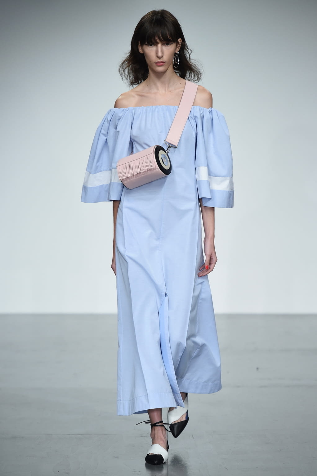 Fashion Week London Spring/Summer 2018 look 30 from the Eudon Choi collection womenswear