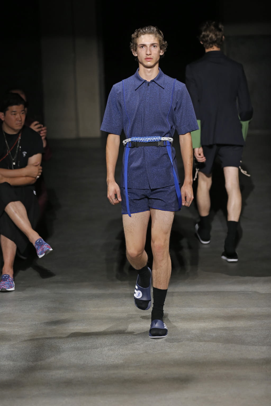 Fashion Week Paris Spring/Summer 2018 look 12 from the 22/4 Hommes collection 男装