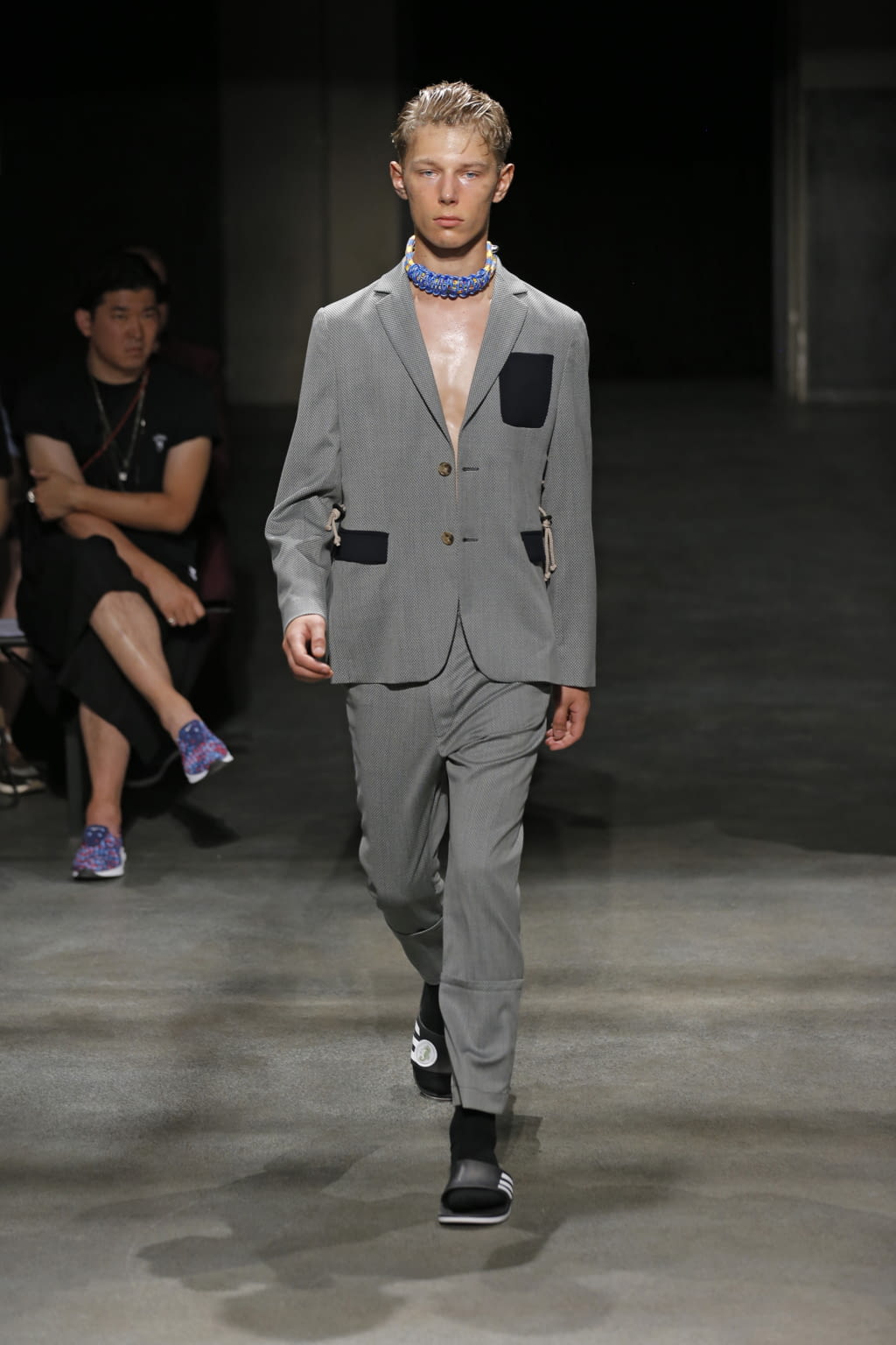 Fashion Week Paris Spring/Summer 2018 look 30 from the 22/4 Hommes collection menswear