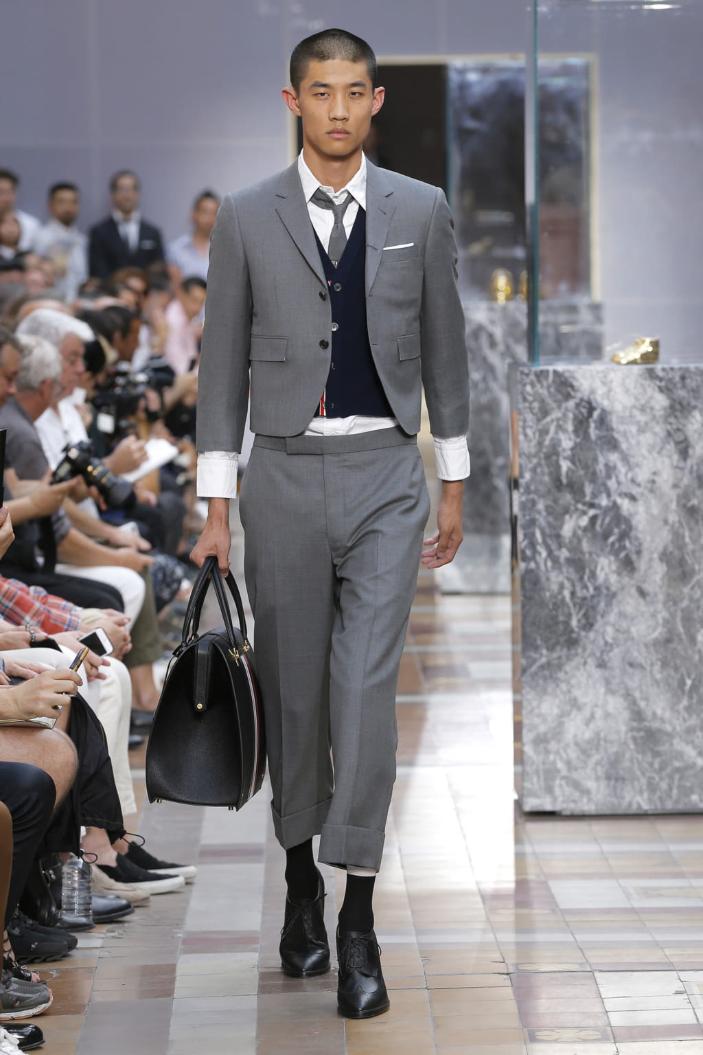 Fashion Week Paris Spring/Summer 2018 look 2 from the Thom Browne collection menswear