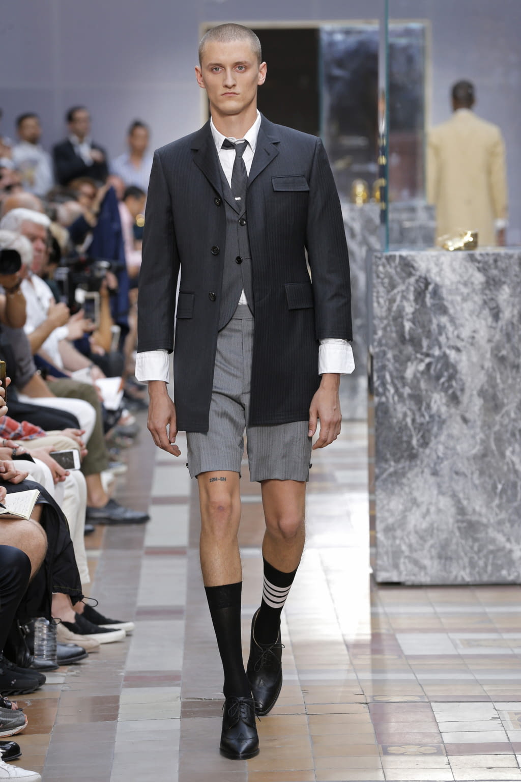 Fashion Week Paris Spring/Summer 2018 look 3 from the Thom Browne collection menswear