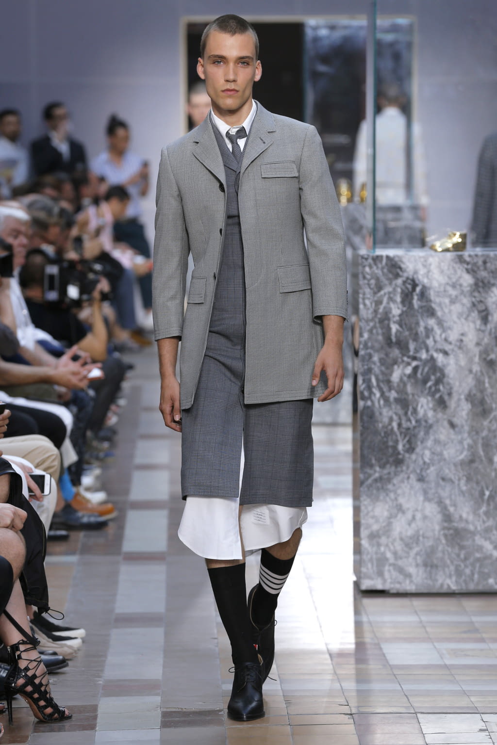 Fashion Week Paris Spring/Summer 2018 look 19 from the Thom Browne collection 男装