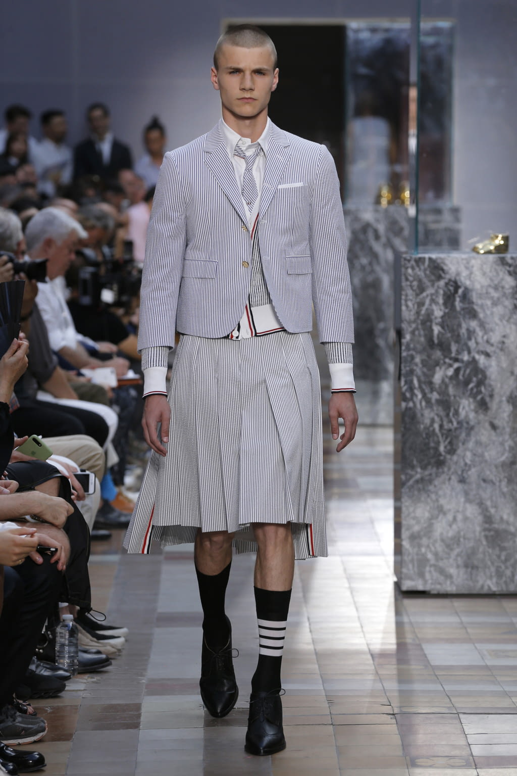 Fashion Week Paris Spring/Summer 2018 look 23 from the Thom Browne collection menswear