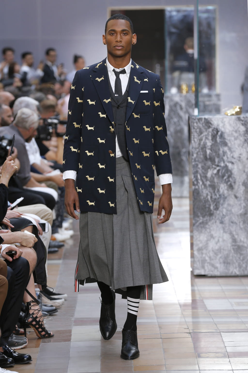 Fashion Week Paris Spring/Summer 2018 look 32 from the Thom Browne collection 男装