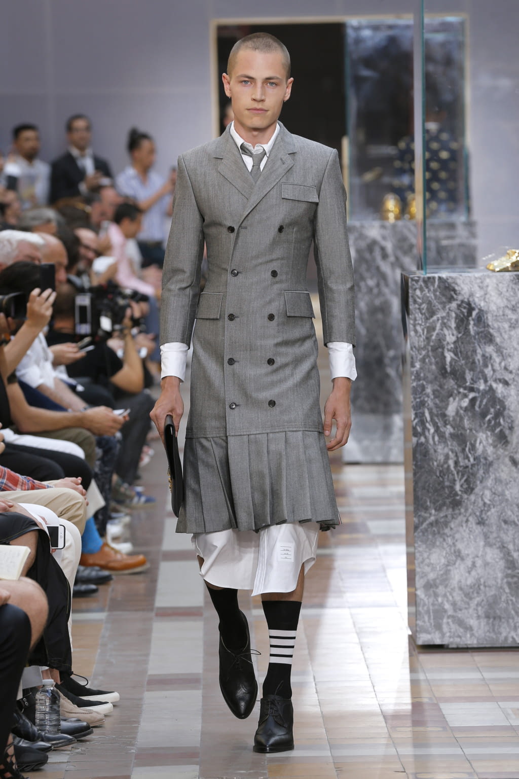Fashion Week Paris Spring/Summer 2018 look 34 from the Thom Browne collection menswear
