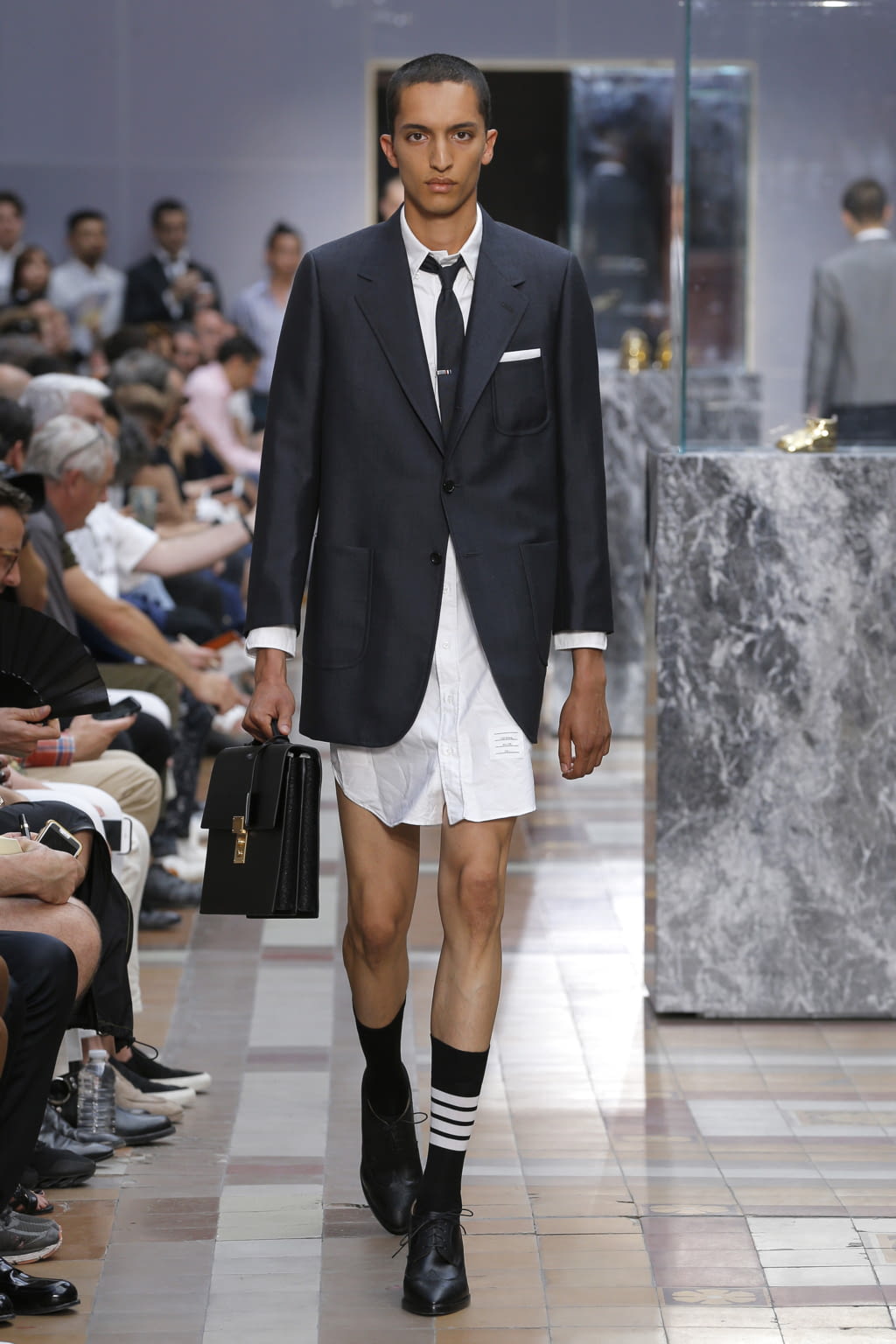 Fashion Week Paris Spring/Summer 2018 look 41 from the Thom Browne collection 男装