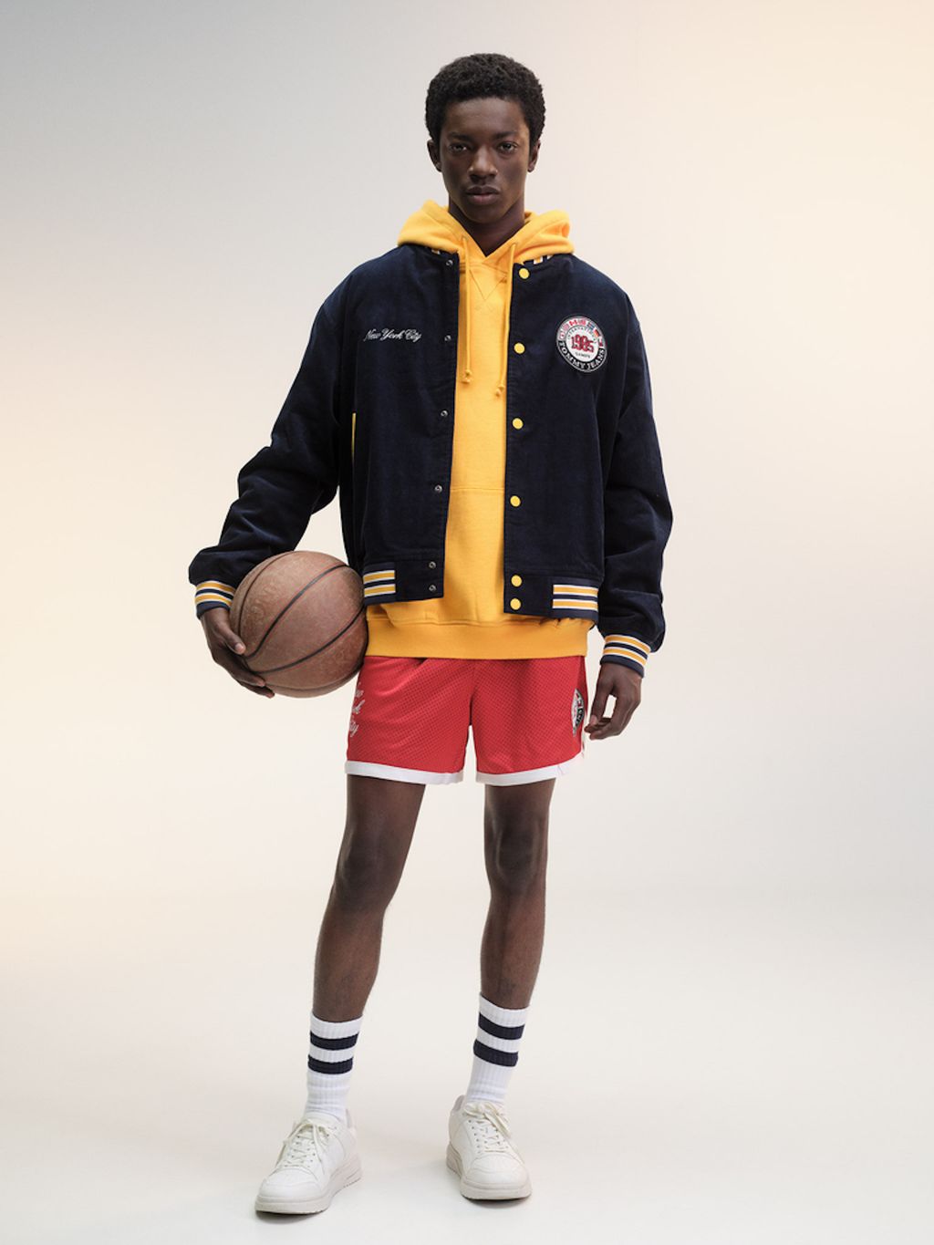 Fashion Week New York Spring/Summer 2024 look 58 from the Tommy Jeans collection 女装
