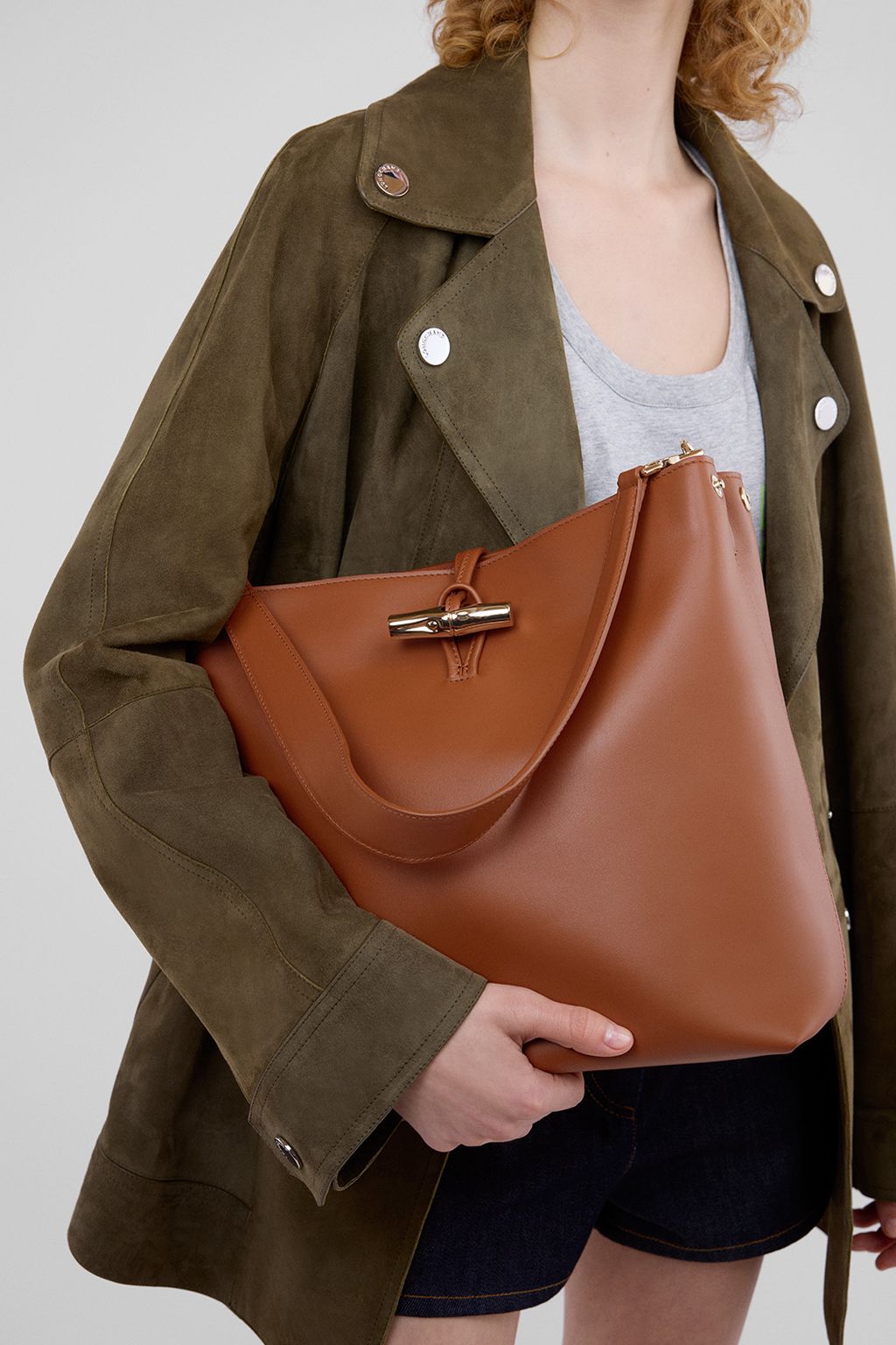 Fashion Week Paris Spring/Summer 2025 look 6 from the Longchamp collection 女装配饰