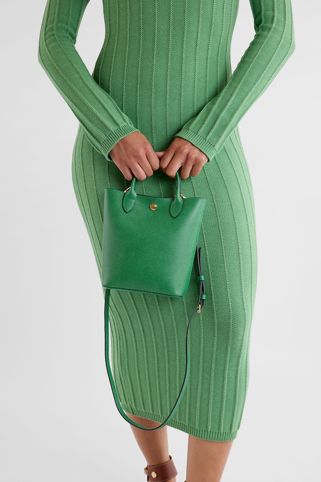 Fashion Week Paris Spring/Summer 2025 look 11 from the Longchamp collection 女装配饰