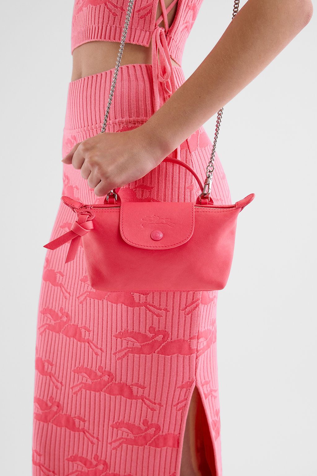 Fashion Week Paris Spring/Summer 2025 look 12 from the Longchamp collection 女装配饰