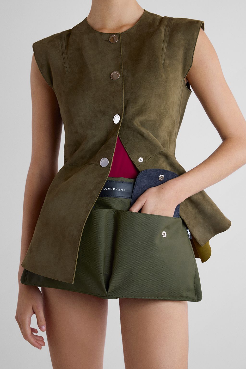 Fashion Week Paris Spring/Summer 2025 look 19 from the Longchamp collection 女装配饰