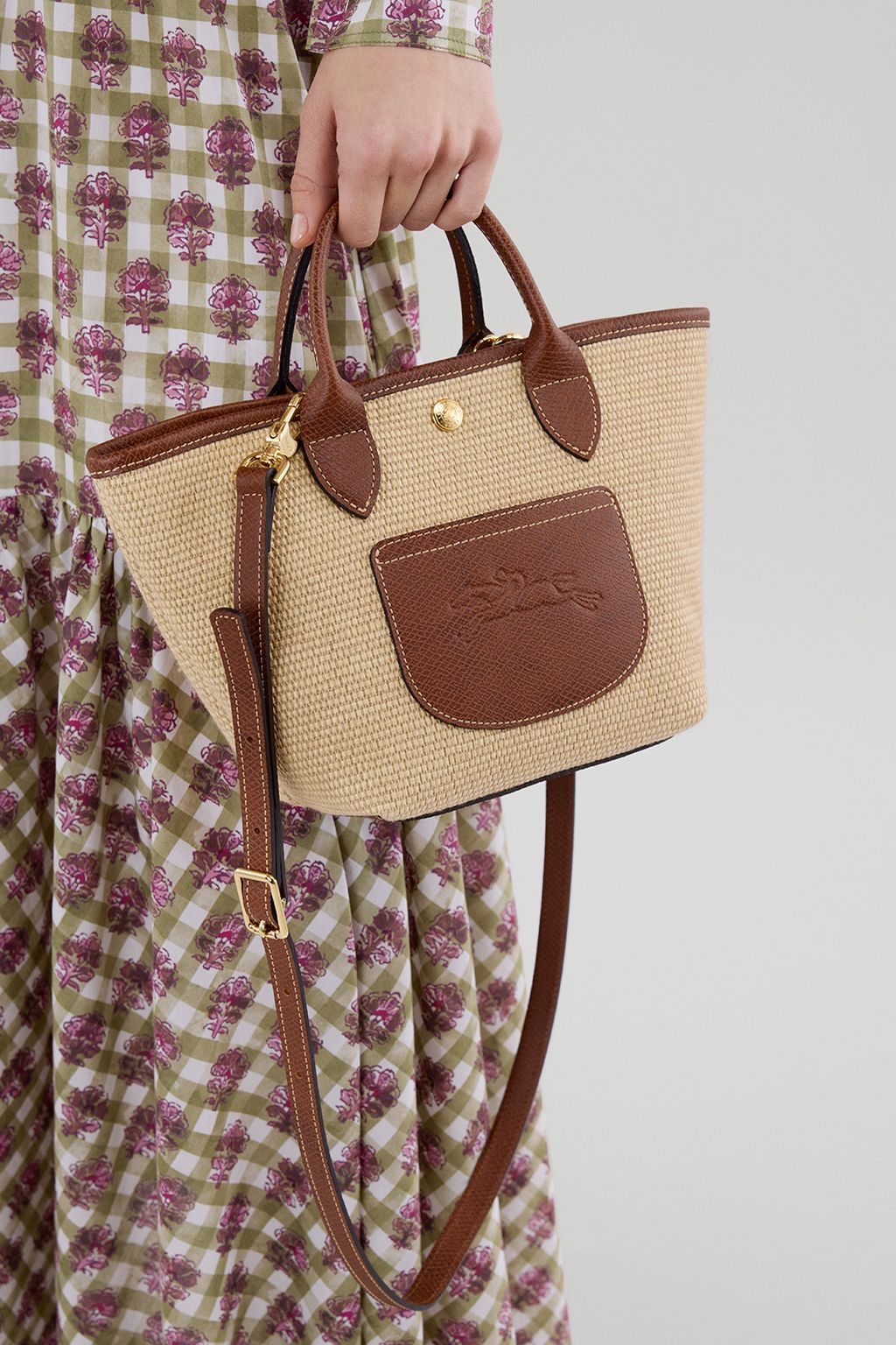 Fashion Week Paris Spring/Summer 2025 look 24 from the Longchamp collection 女装配饰