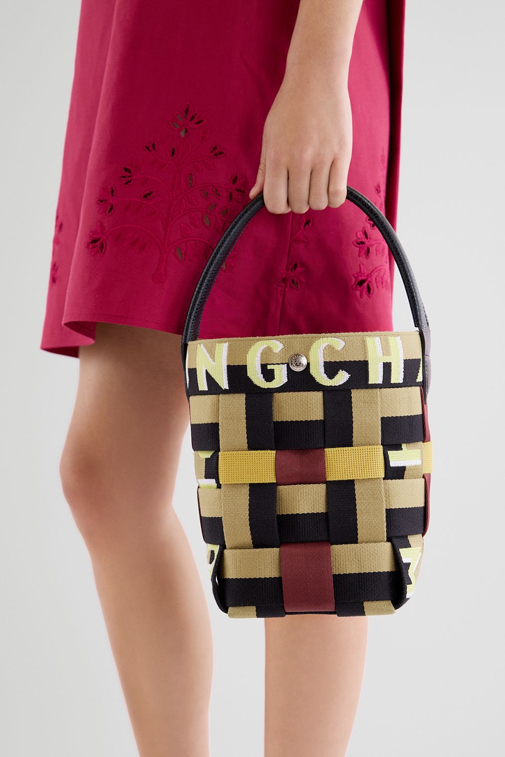 Fashion Week Paris Spring/Summer 2025 look 29 from the Longchamp collection 女装配饰